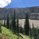 hiking-the-chinese-wall,-montana