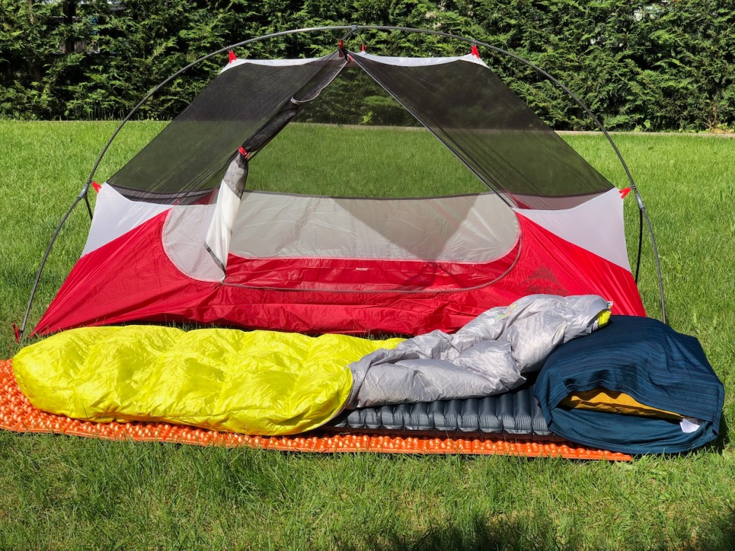 inflatable-pillow-for-the-tent
