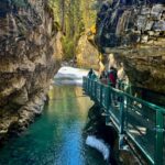 johnston-canyon,-banff-park,-canada-in-winter-️