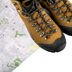 Hiking boots with round boot laces and hooks