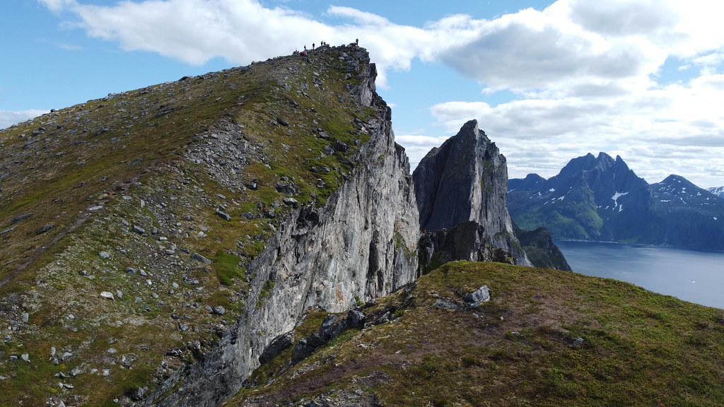 hiking-segla-&-hesten,-arctic-norway