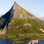 climbing-flakstadtinden,-lofoten,-norway