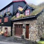 hiking-to-leynar,-faroe-islands