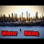 winter-hiking-along-the-river